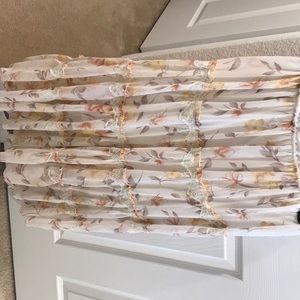 Skirt size S can fit M